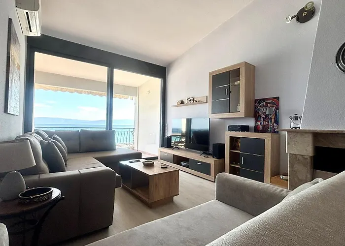 Aris Beachfront By Horizon Homes *